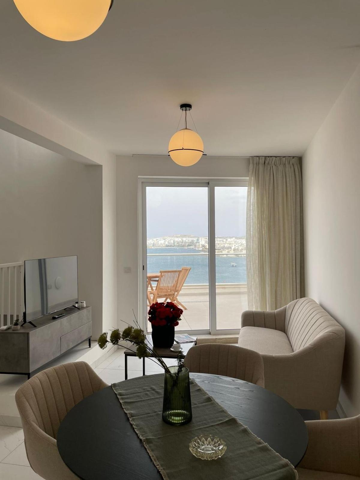 Blu Mar Sea View Apartments Сейнт Полс Бей Екстериор снимка