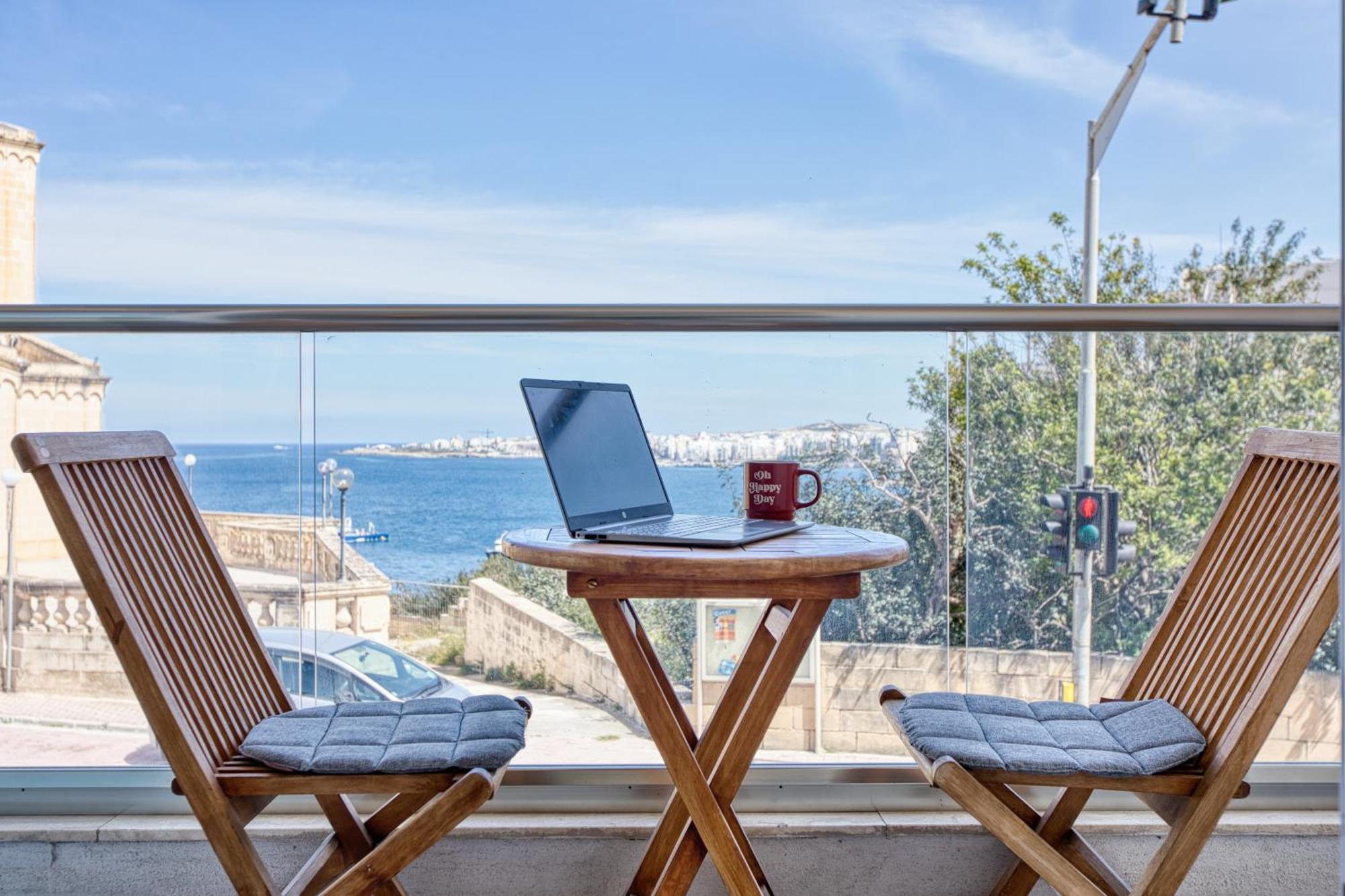 Blu Mar Sea View Apartments Сейнт Полс Бей Екстериор снимка