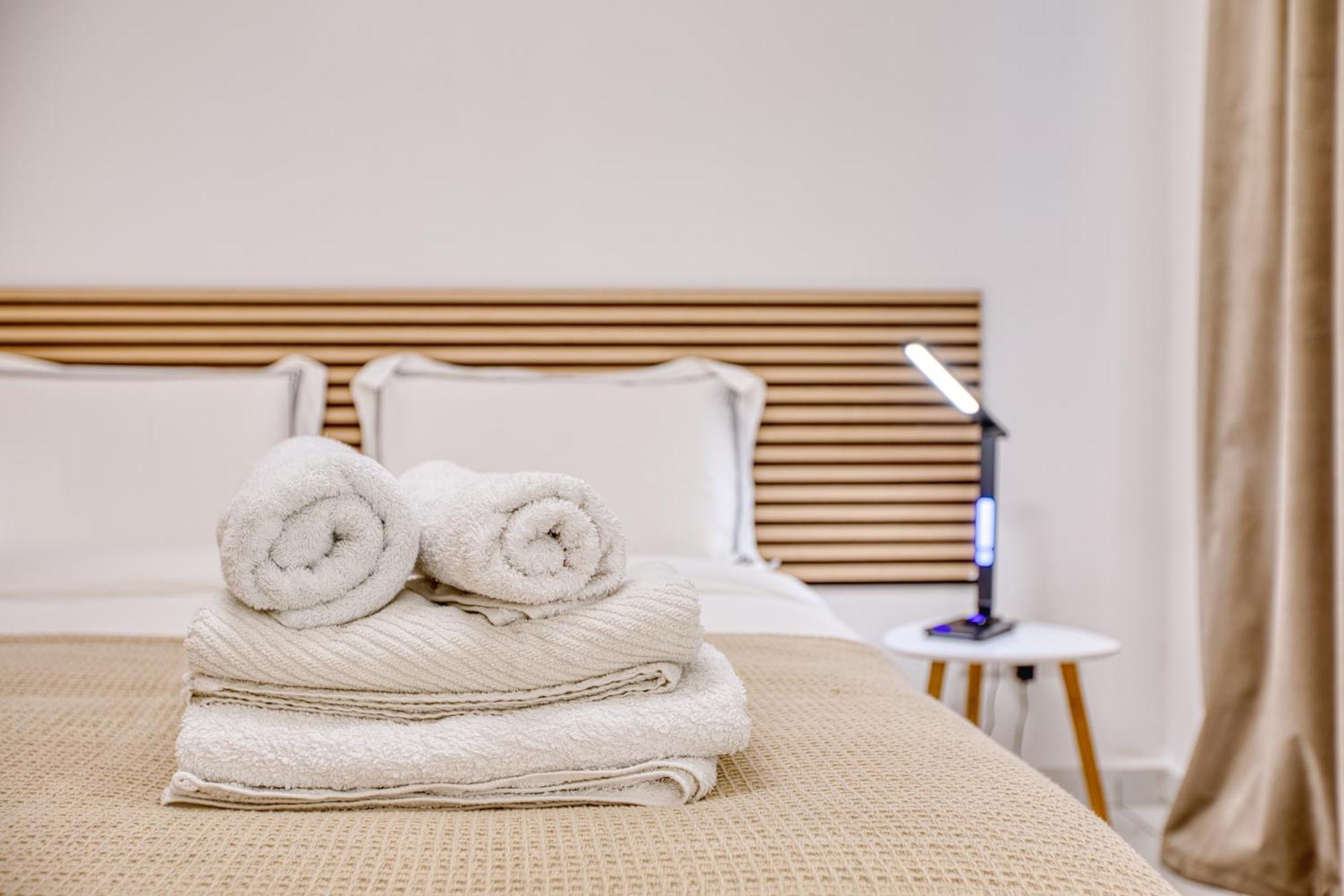 Blu Mar Sea View Apartments Сейнт Полс Бей Екстериор снимка