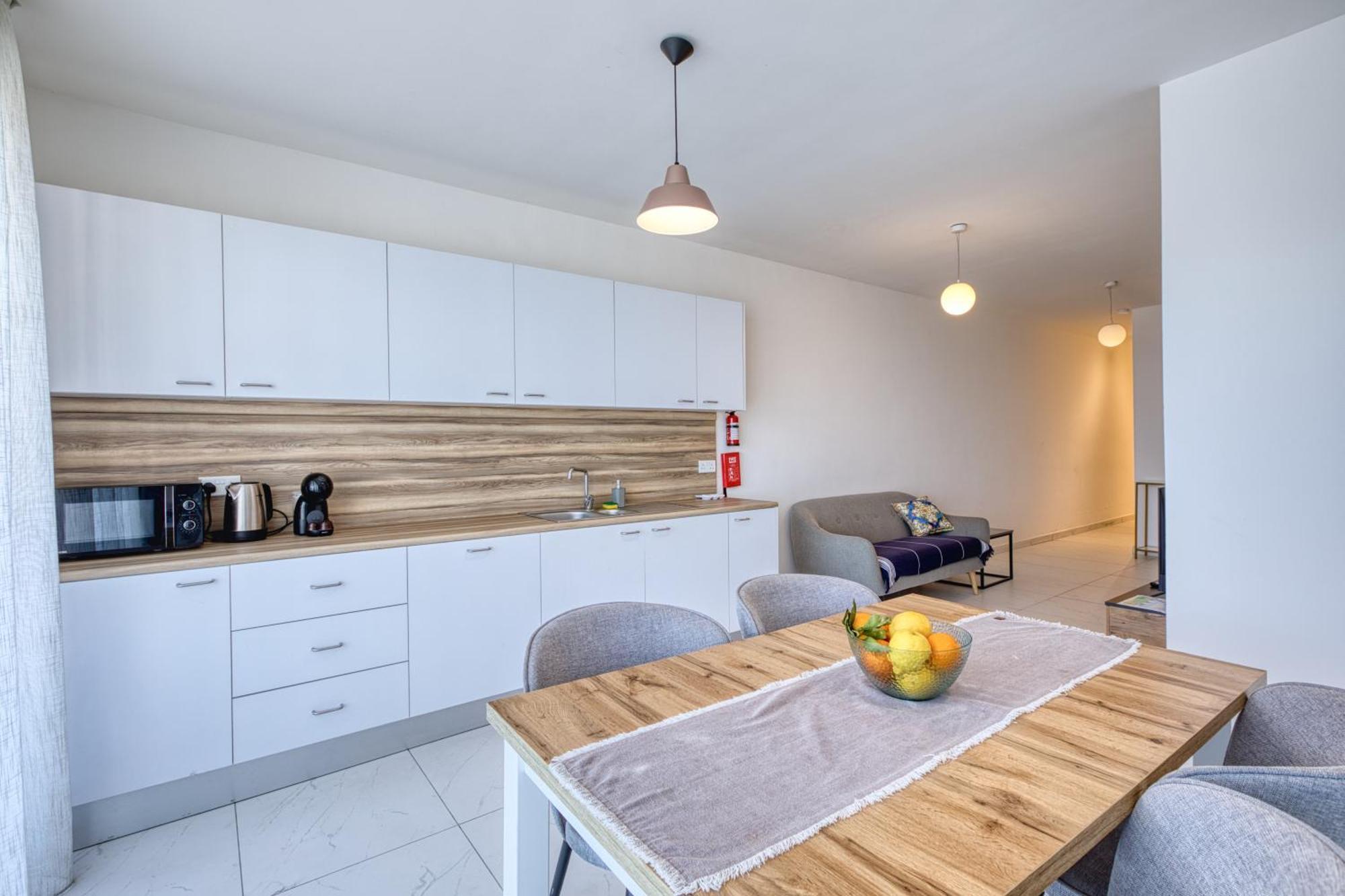 Blu Mar Sea View Apartments Сейнт Полс Бей Екстериор снимка